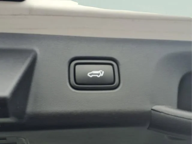 Used 2024  Hyundai SEL image 22