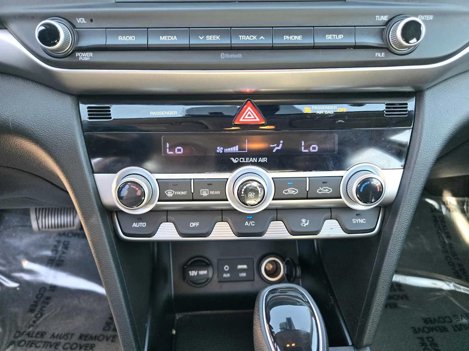 Used 2020  Hyundai SE image 15