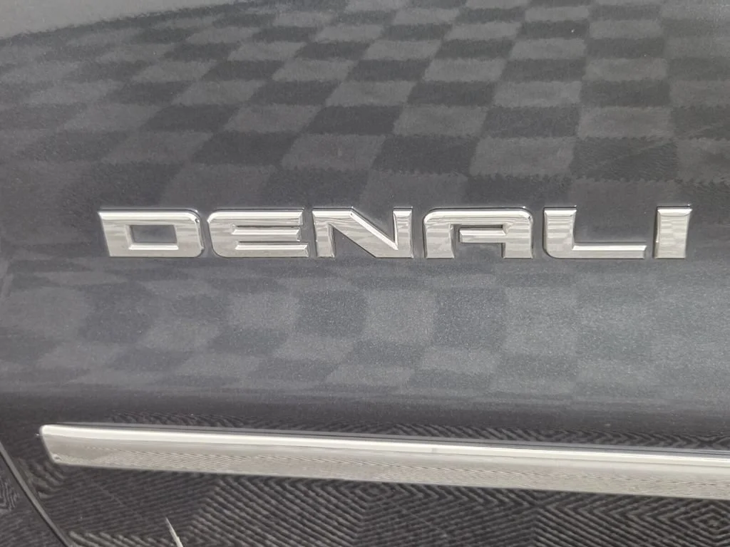 Used 2017 Dark Slate Metallic GMC Denali image 8