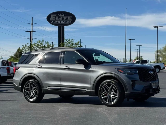 2025 Ford Explorer ST-Line