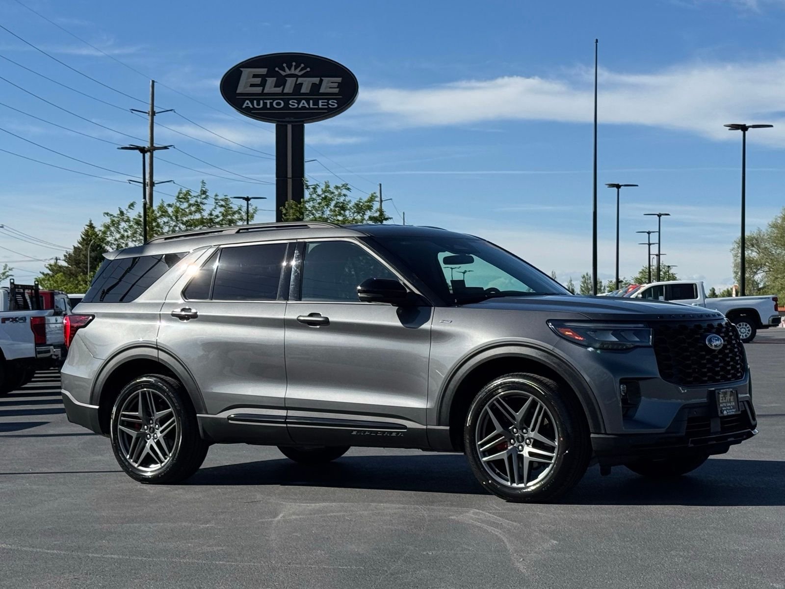 Used 2025 Gray Metallic Ford ST-Line image 1