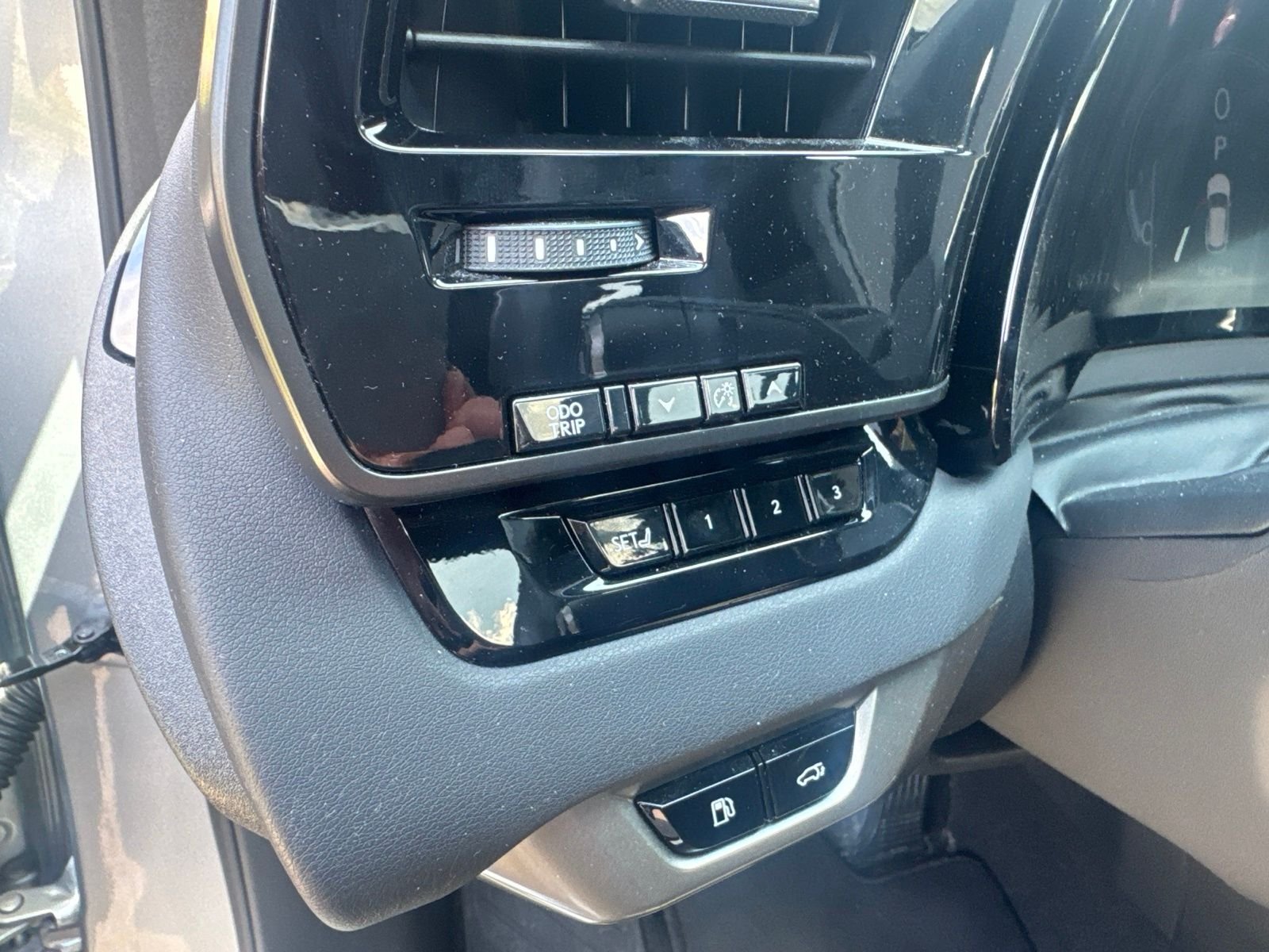 Used 2023 Silver Lexus 350 Premium Plus image 10