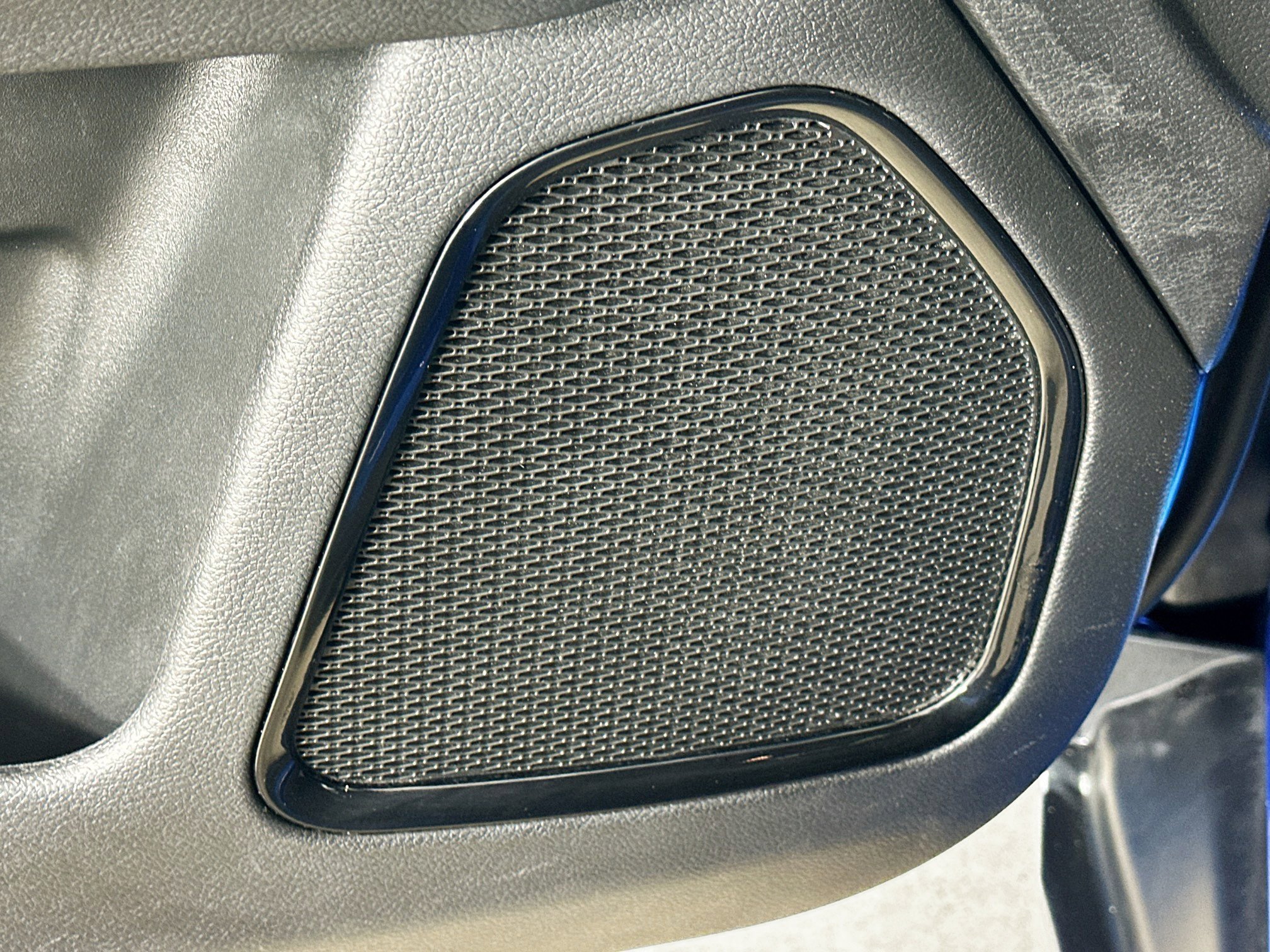 Used 2024 Hydro Blue Pearlcoat Jeep Trailhawk image 24
