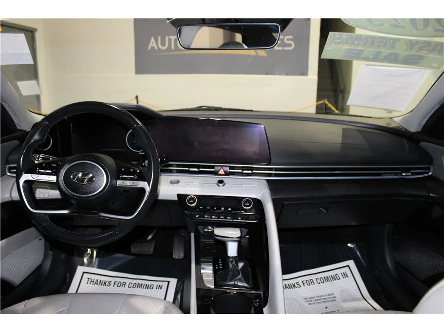 2023 Hyundai Elantra Limited - Photo 14