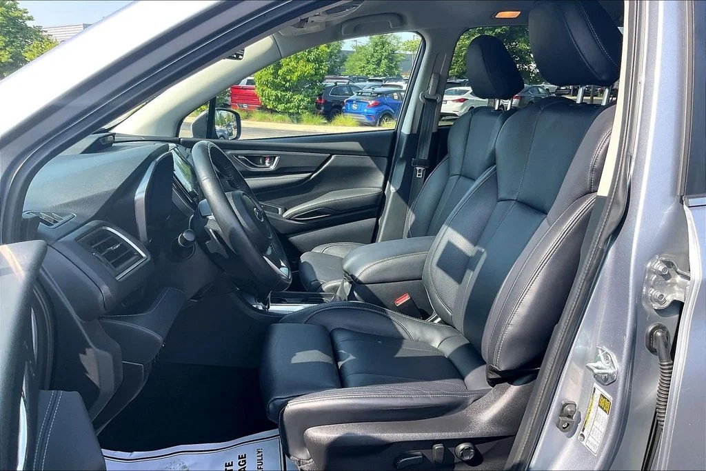 Used 2023 Silver Subaru Limited image 28