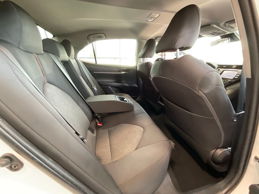 Used 2019 White Toyota LE image 19
