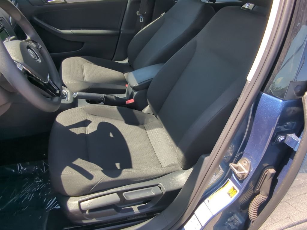 Used 2015 Blue Volkswagen 1.8T SE image 19