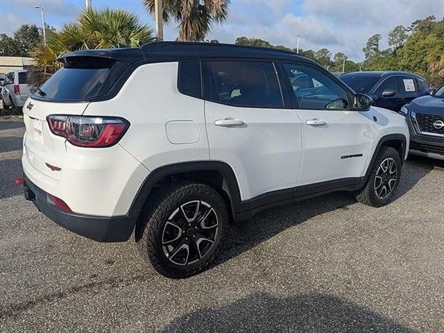 Used 2025 Bright White Clearcoat Jeep Trailhawk image 4
