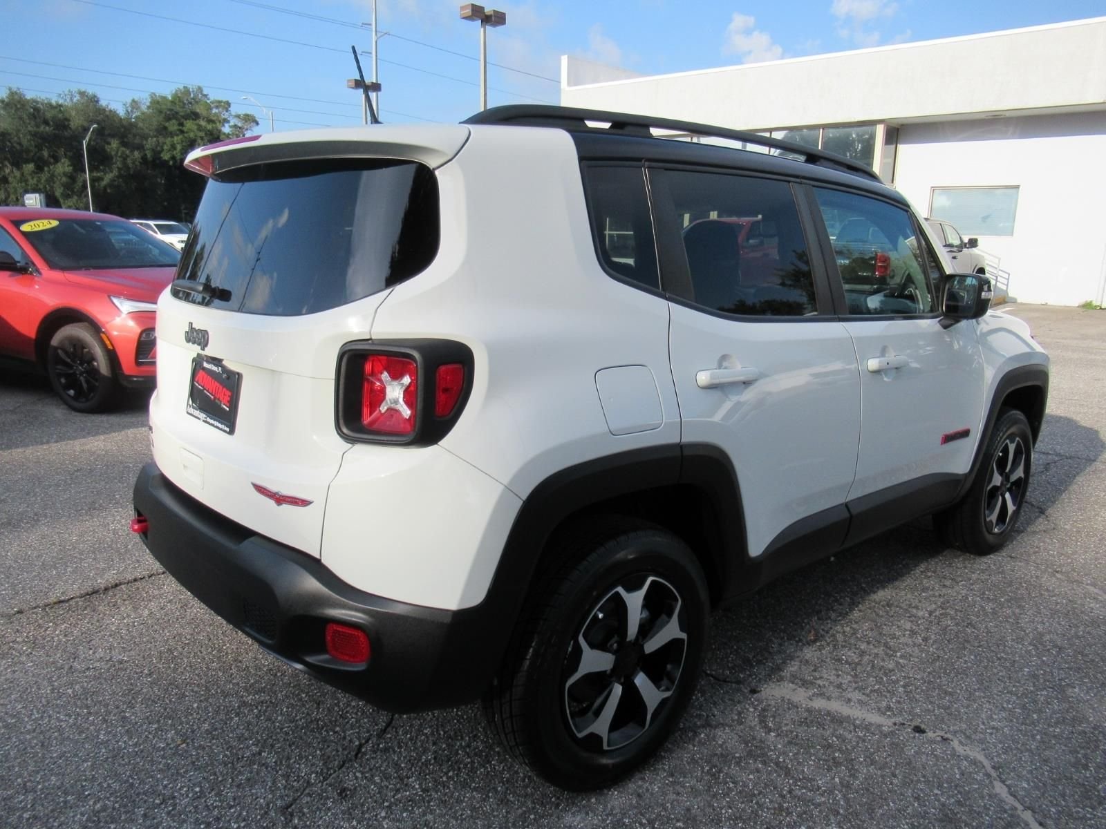 Certified Used 2022 White Jeep Trailhawk image 7