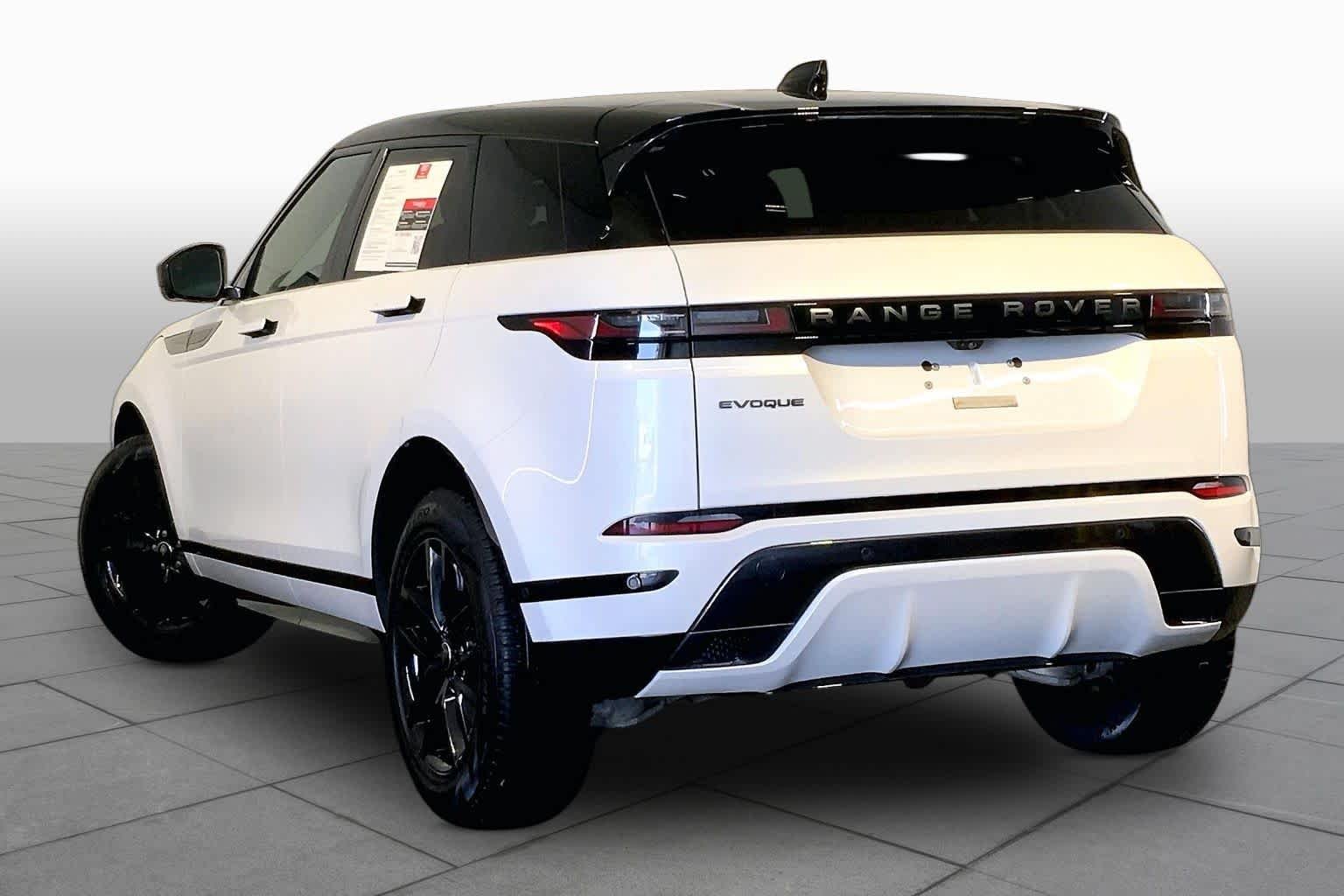 Used 2026 Ostuni Pearl White Premium Metallic Land Rover Dynamic SE image 11