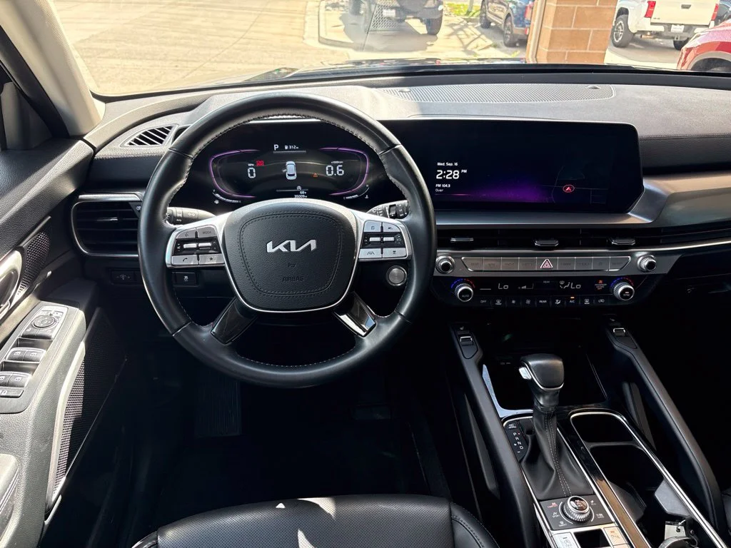 Used 2025 Black Kia S image 8