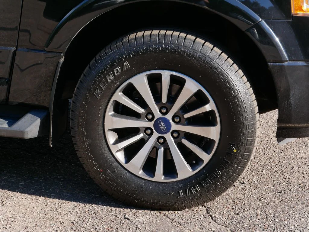 Used 2017 Black Ford XLT image 7