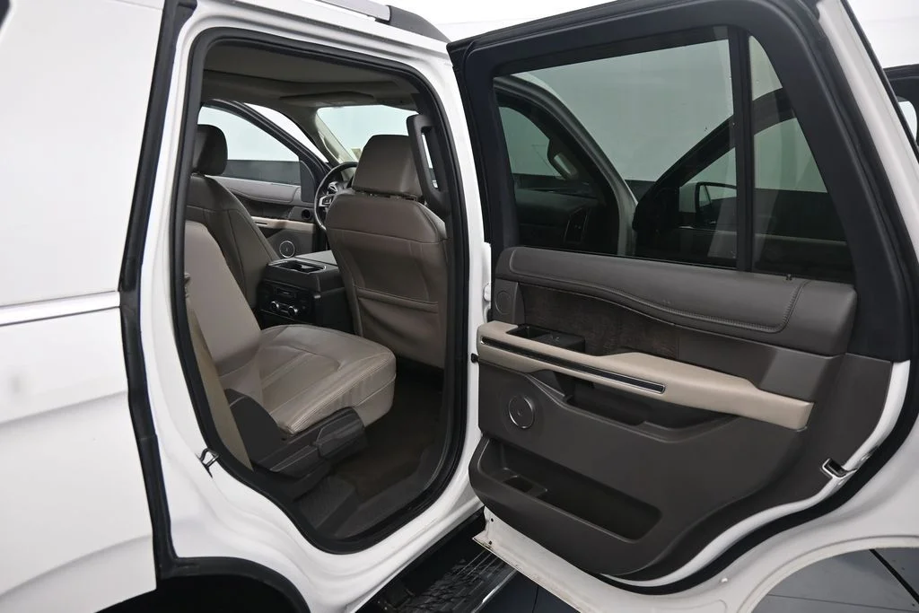 Used 2021 White Ford Limited image 20