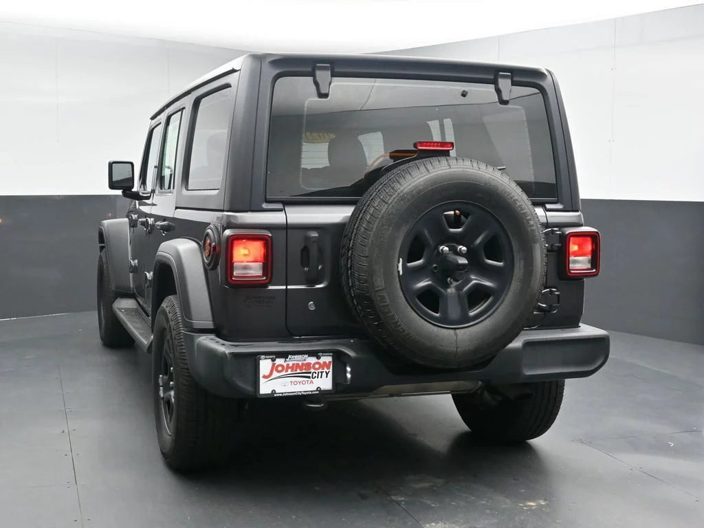Used 2021 Gray Jeep Unlimited Sport image 6
