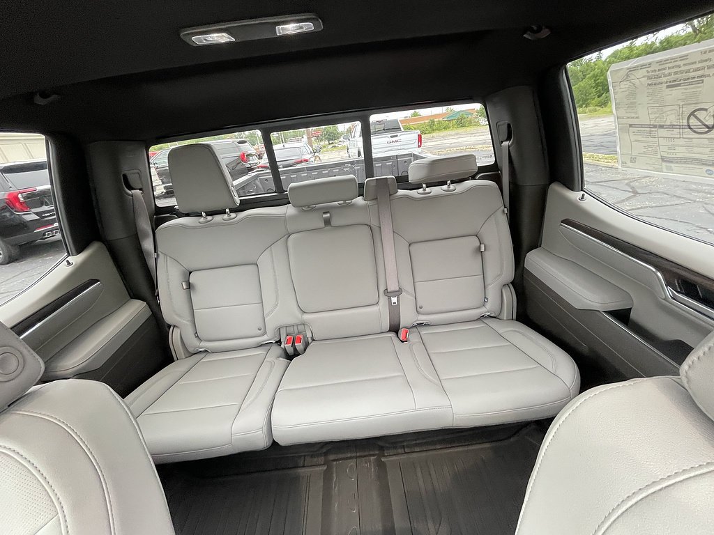 2026 GMC Sierra 1500 SLT - Photo 18
