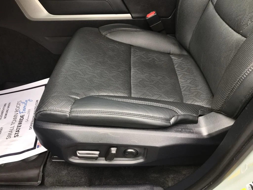 Used 2025  Toyota Limited image 12