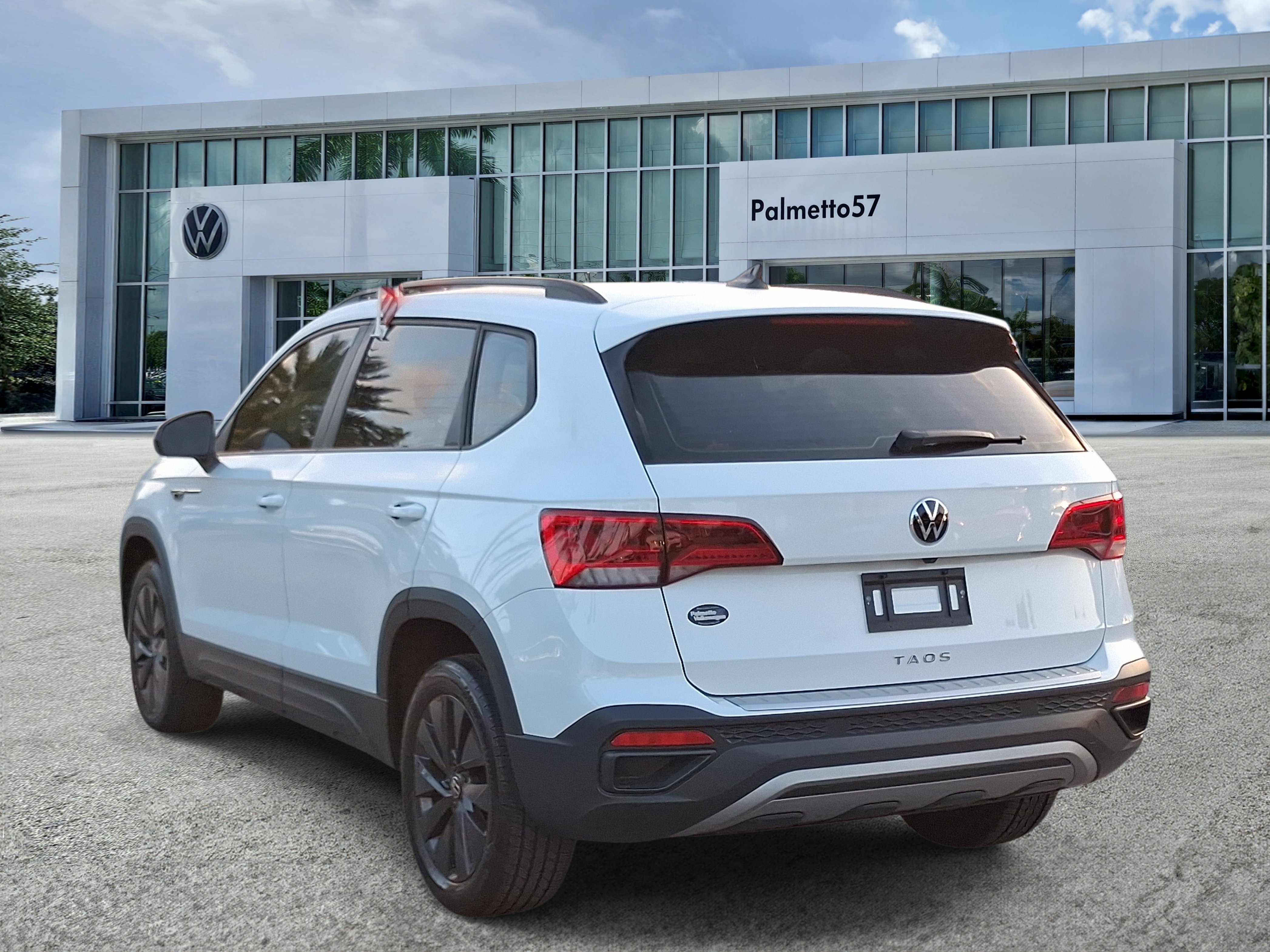 Certified Used 2024 White Volkswagen 1.5T S image 4