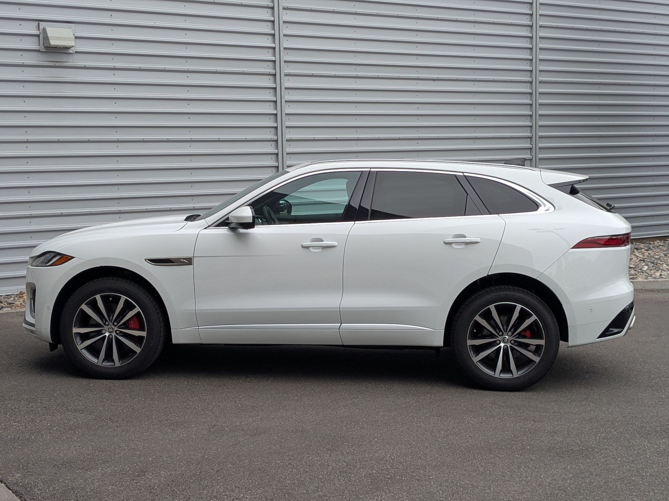New 2026 Fuji White JAGUAR  P400 R-DYNAMIC S image 8