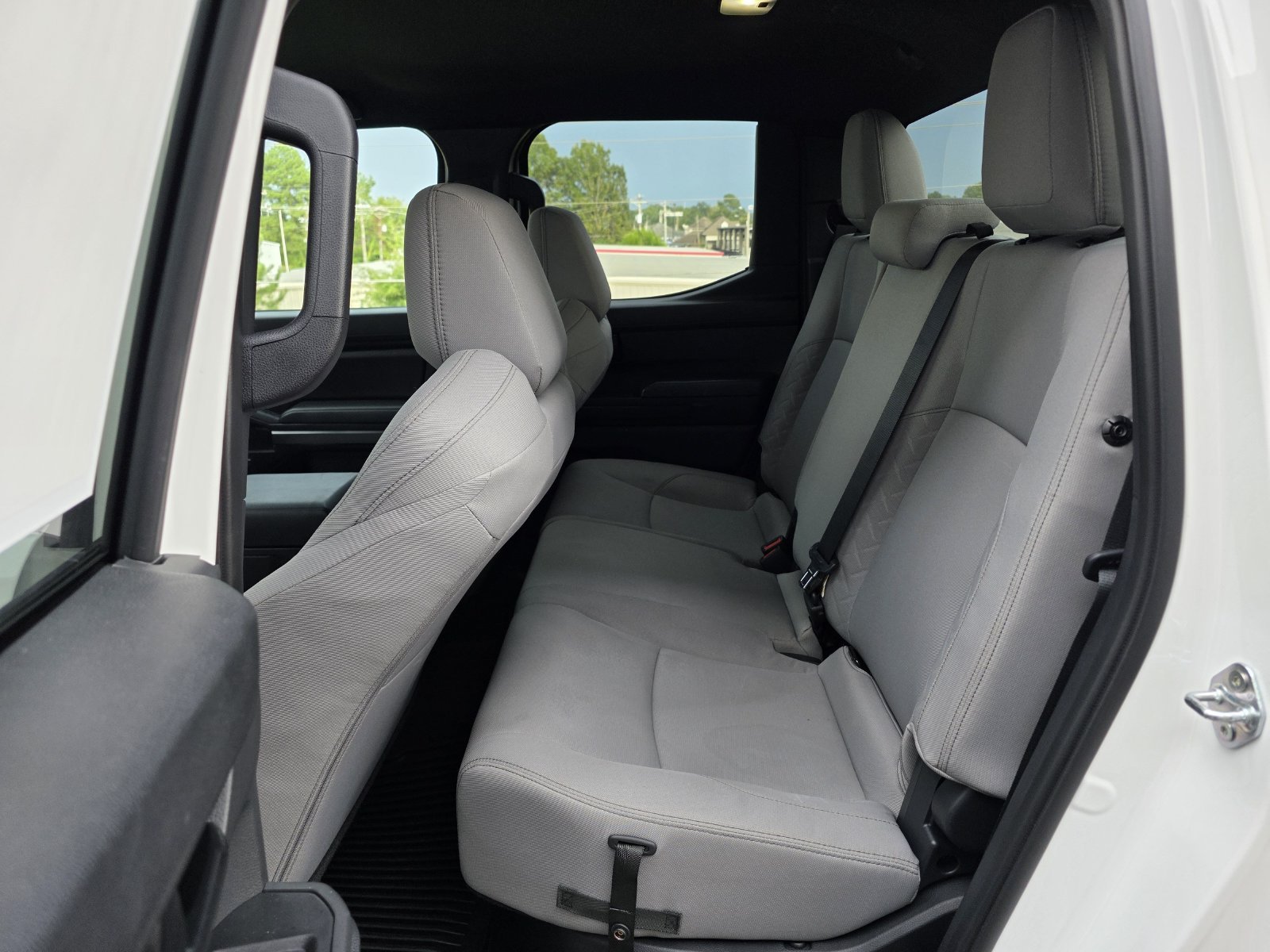 2025 Toyota Tacoma SR5 - Photo 17