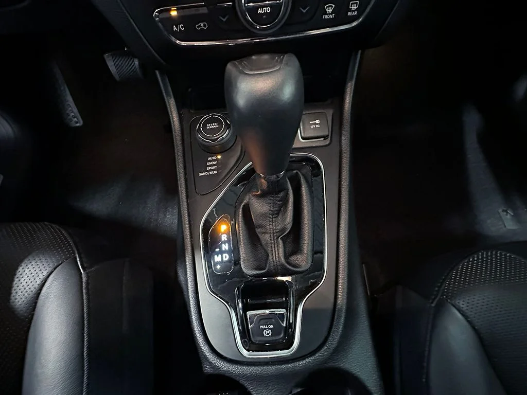 Used 2020 Gray Jeep Limited image 33