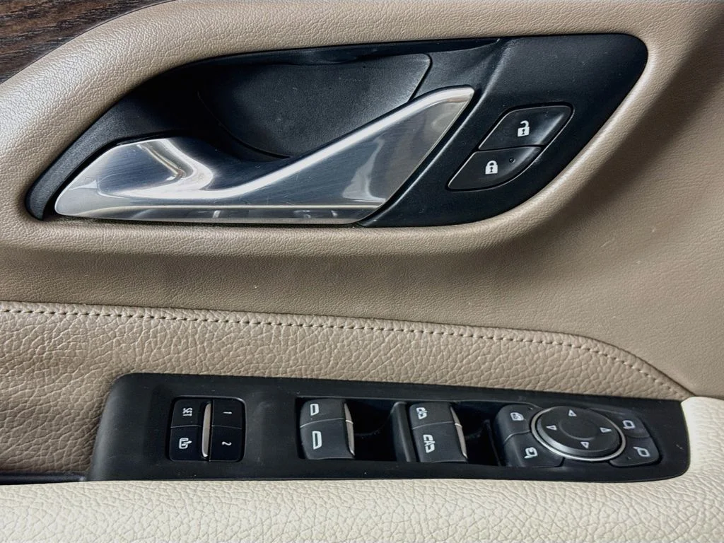 Used 2021 White Frost GMC Denali image 21
