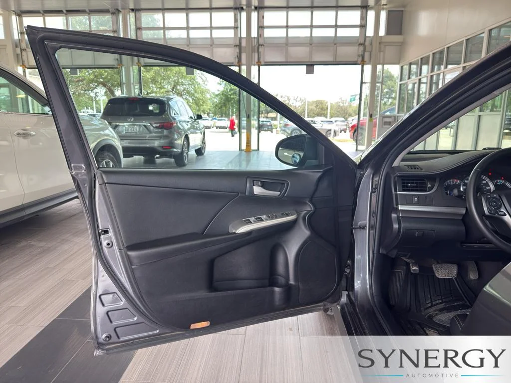 Used 2014 Magnetic Gray Metallic Toyota SE image 17