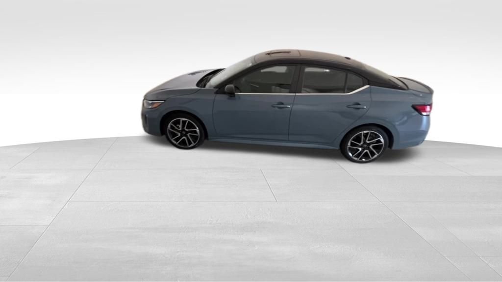2024 Nissan Sentra SR photo 2