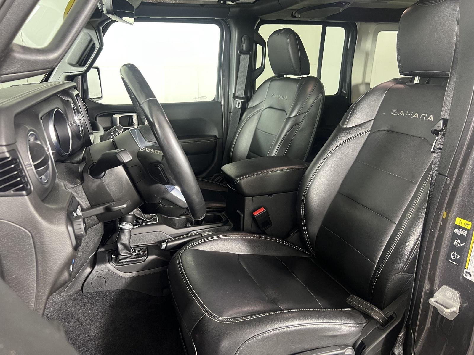 Used 2021 Granite Crystal Metallic Clearcoat Jeep Unlimited Sahara image 2