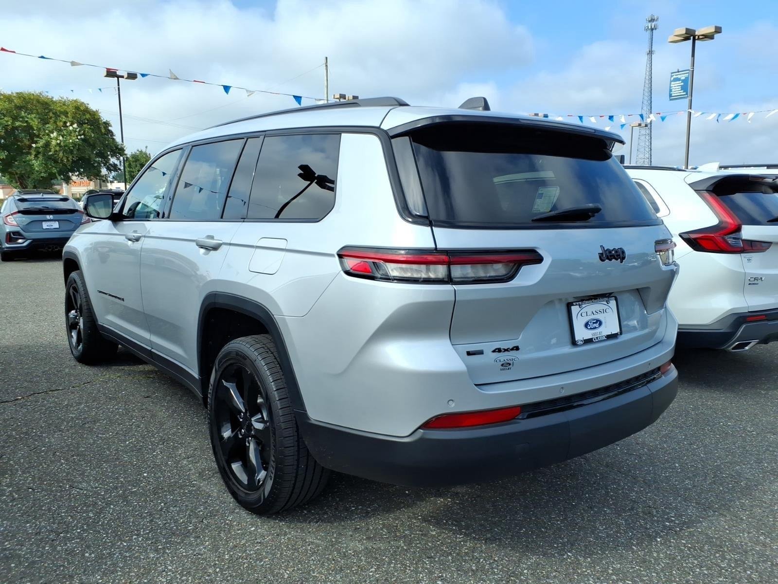 Used 2021 Silver Zynith Jeep Altitude image 4