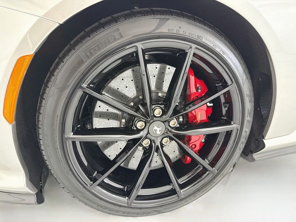 Used 2022  Ferrari Base image 34