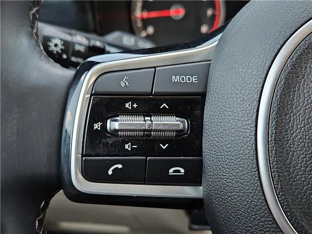 Used 2023 Glacial White Pearl KIA EX (DCT) Front-Wheel Drive image 19
