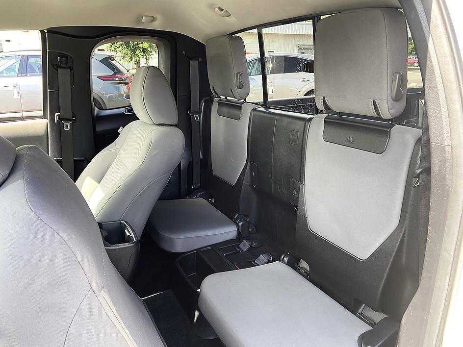 Used 2022 White Toyota SR image 12