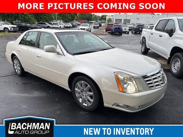 2010 Cadillac DTS Premium Collection's photo