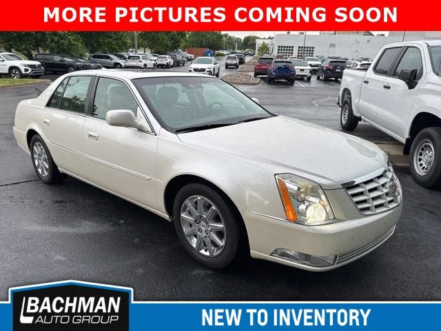 2010 Cadillac DTS Premium Collection's photo