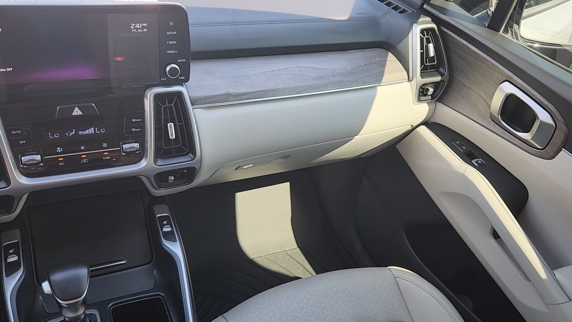 2022 Kia Sorento X-Line S - Photo 6
