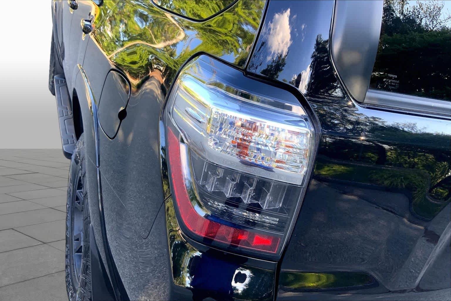 Used 2021 Midnight Black Metallic Toyota SR5 Premium image 27