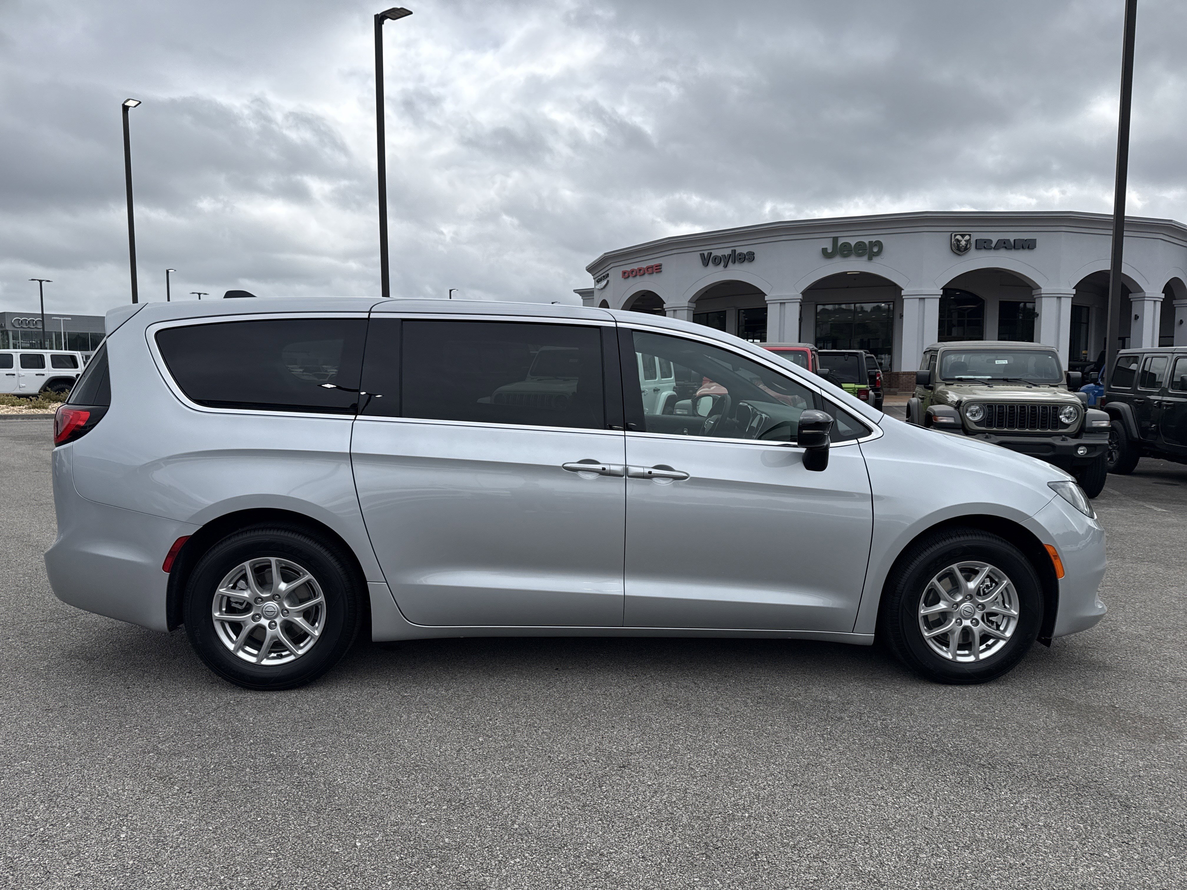 New 2026 Silver Mist Clear-Coat Exterior Paint Chrysler LX image 8