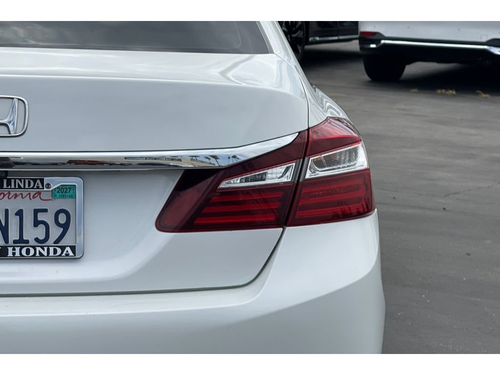 Used 2017 White Orchid Pearl Honda EX image 16