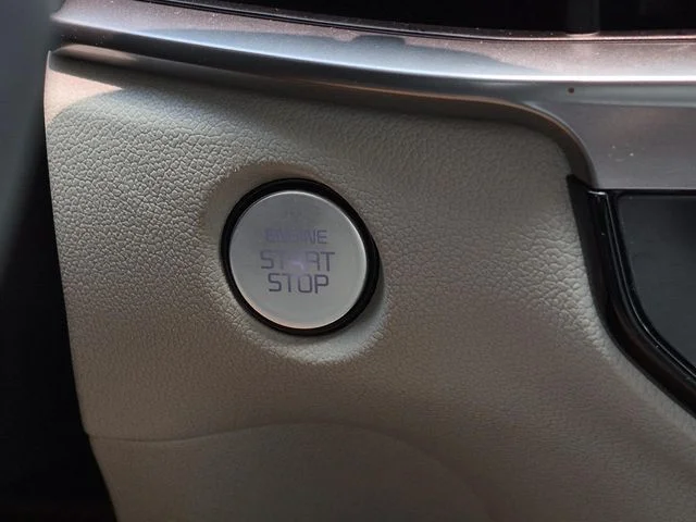 Used 2026 Glacial White Pearl Kia EX image 33
