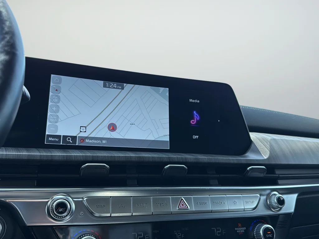 Used 2023 White Kia SX image 18