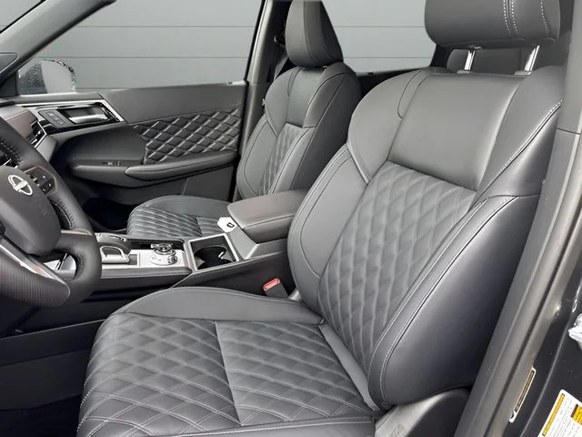 New 2026 Gray Nissan Platinum image 21