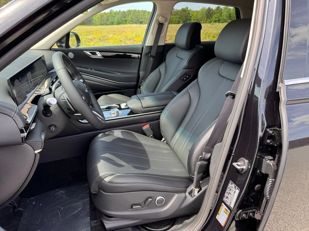 2025 GENESIS GV80 Standard - Photo 17