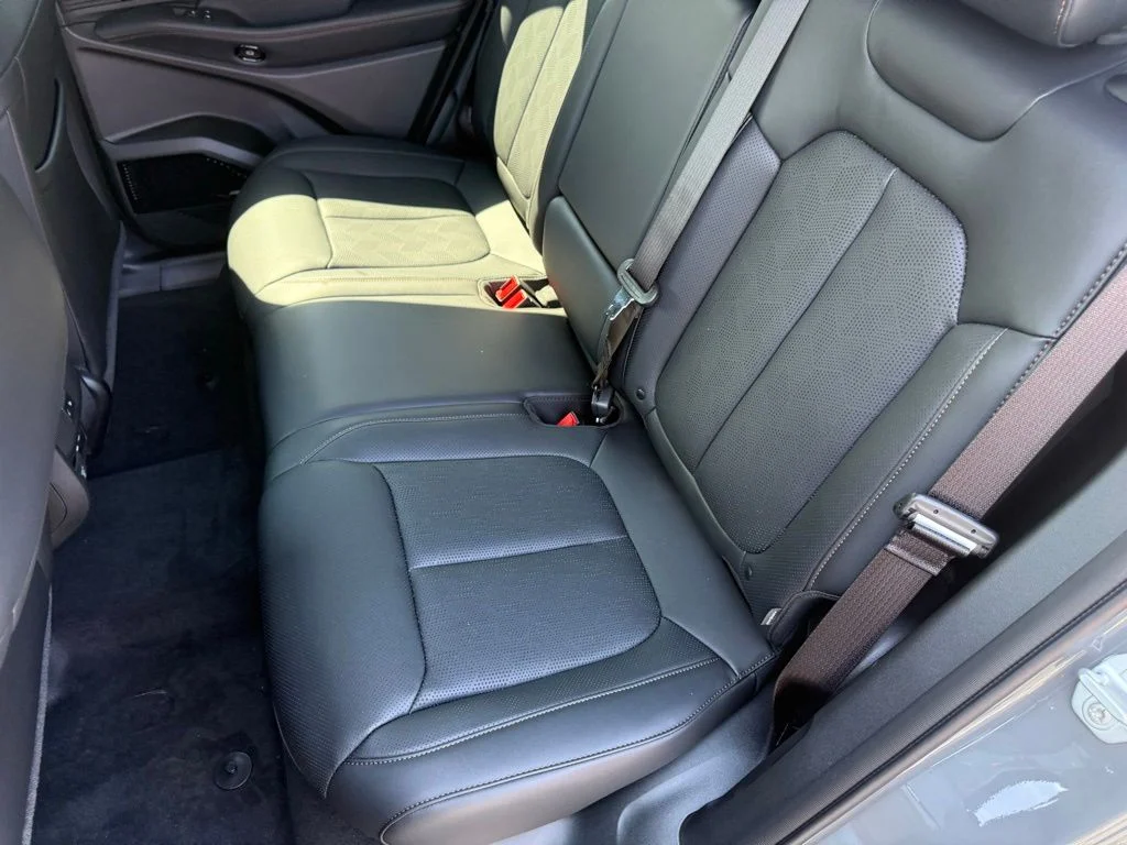 New 2026 Sting-Gray Clear-Coat Exterior Paint Jeep Overland image 34