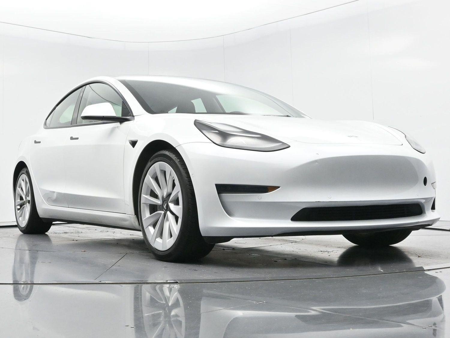 Used 2022 Pearl White Multi-Coat Tesla Base image 35