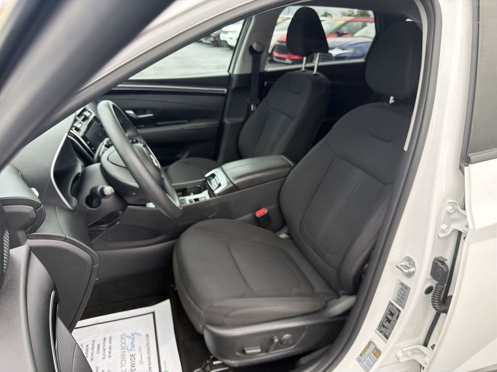 Used 2023 White Hyundai SEL image 17