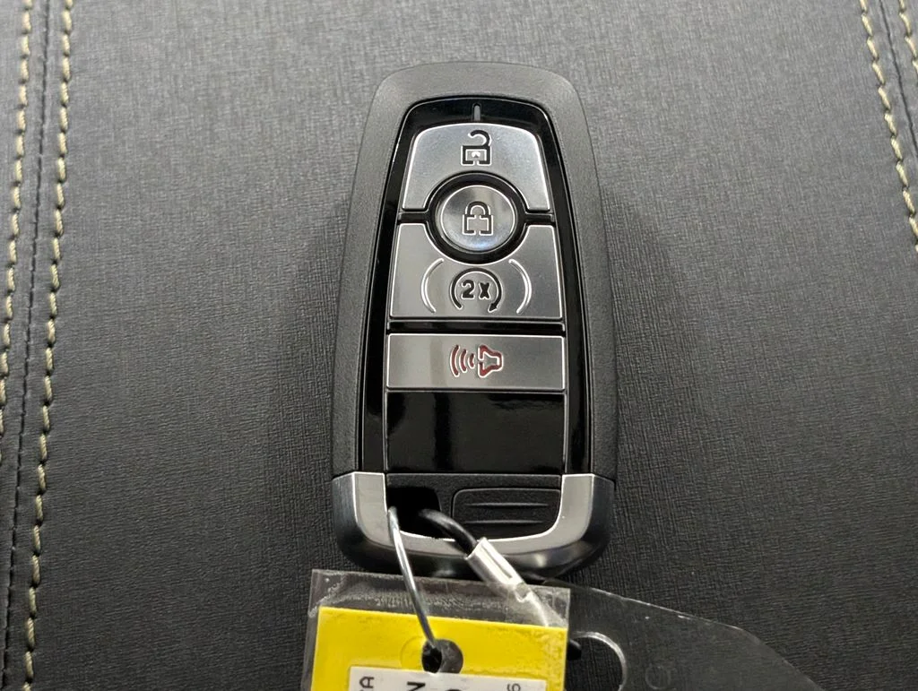 New 2026 Avalanche Gray Ford Badlands® image 24
