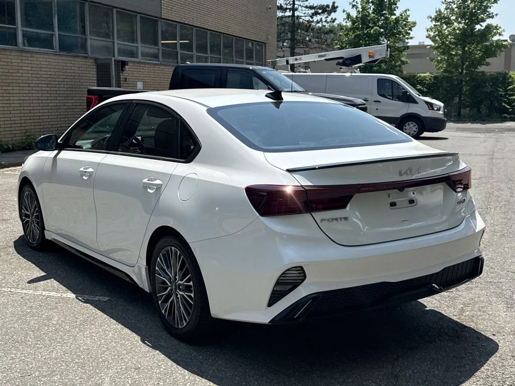 Used 2022 Snow White Pearl Kia GT-Line image 6