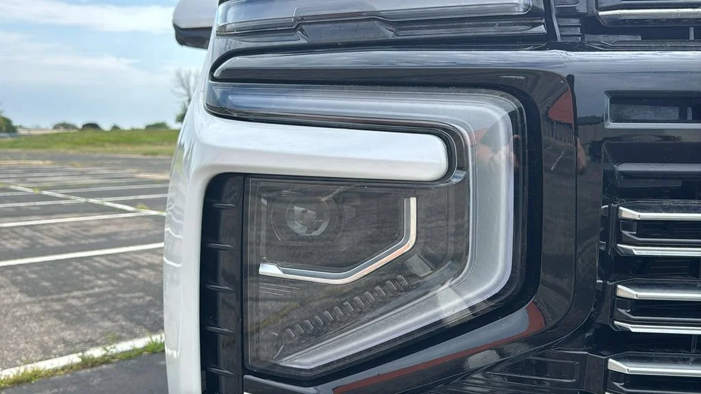 Used 2025 Iridescent Pearl Tricoat Chevrolet High Country image 20