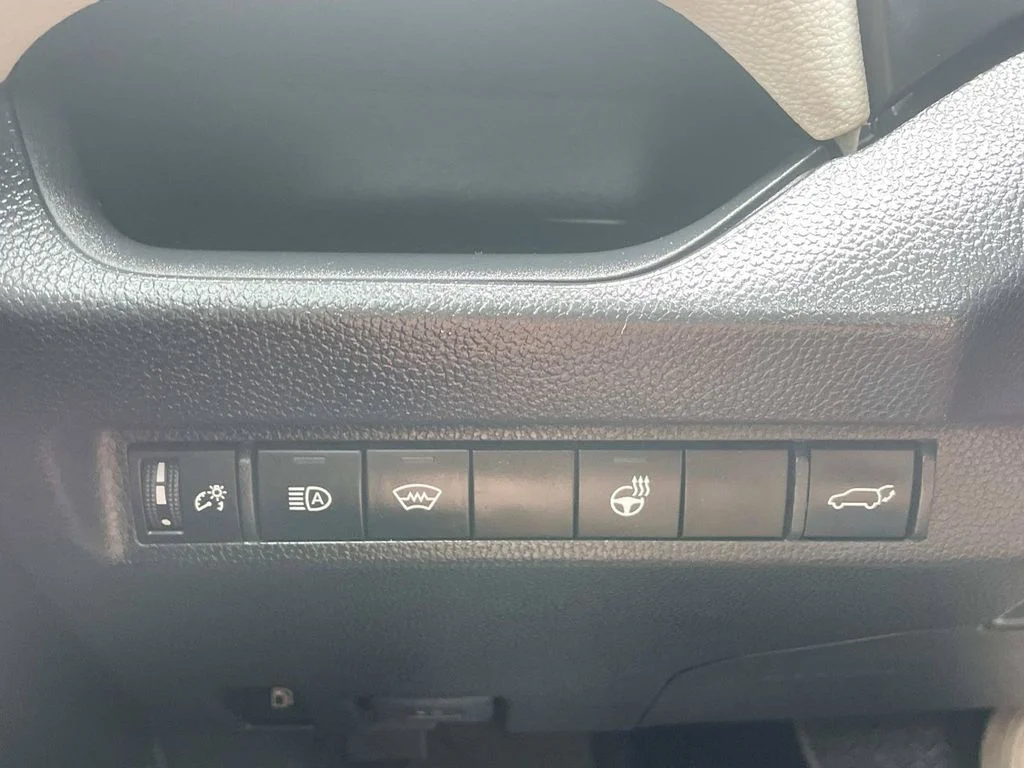 Used 2024 Gray Toyota XLE Premium image 27