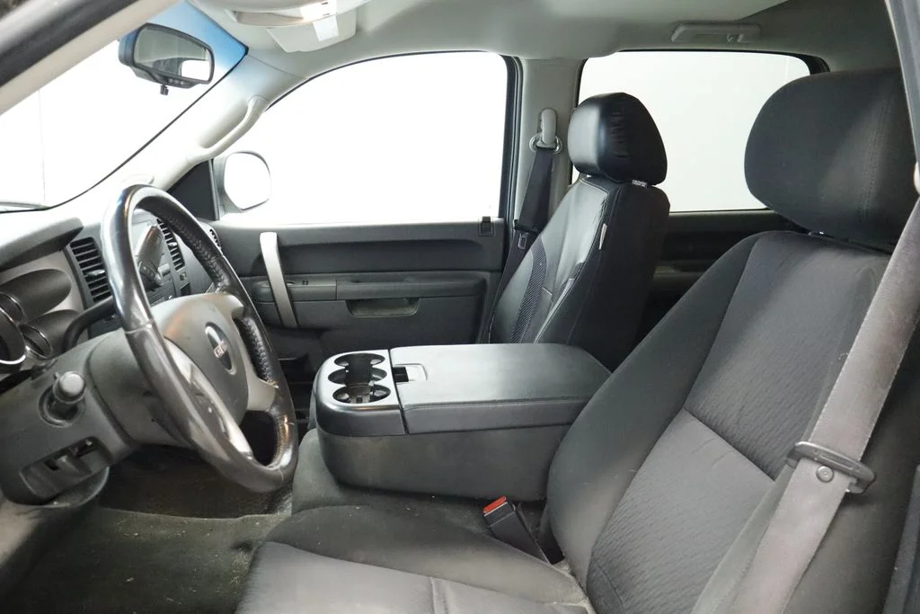 Used 2011 Black GMC SLE image 27